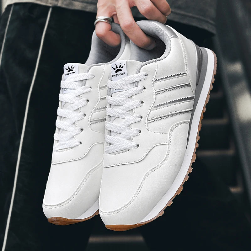 Voyager Sneakers